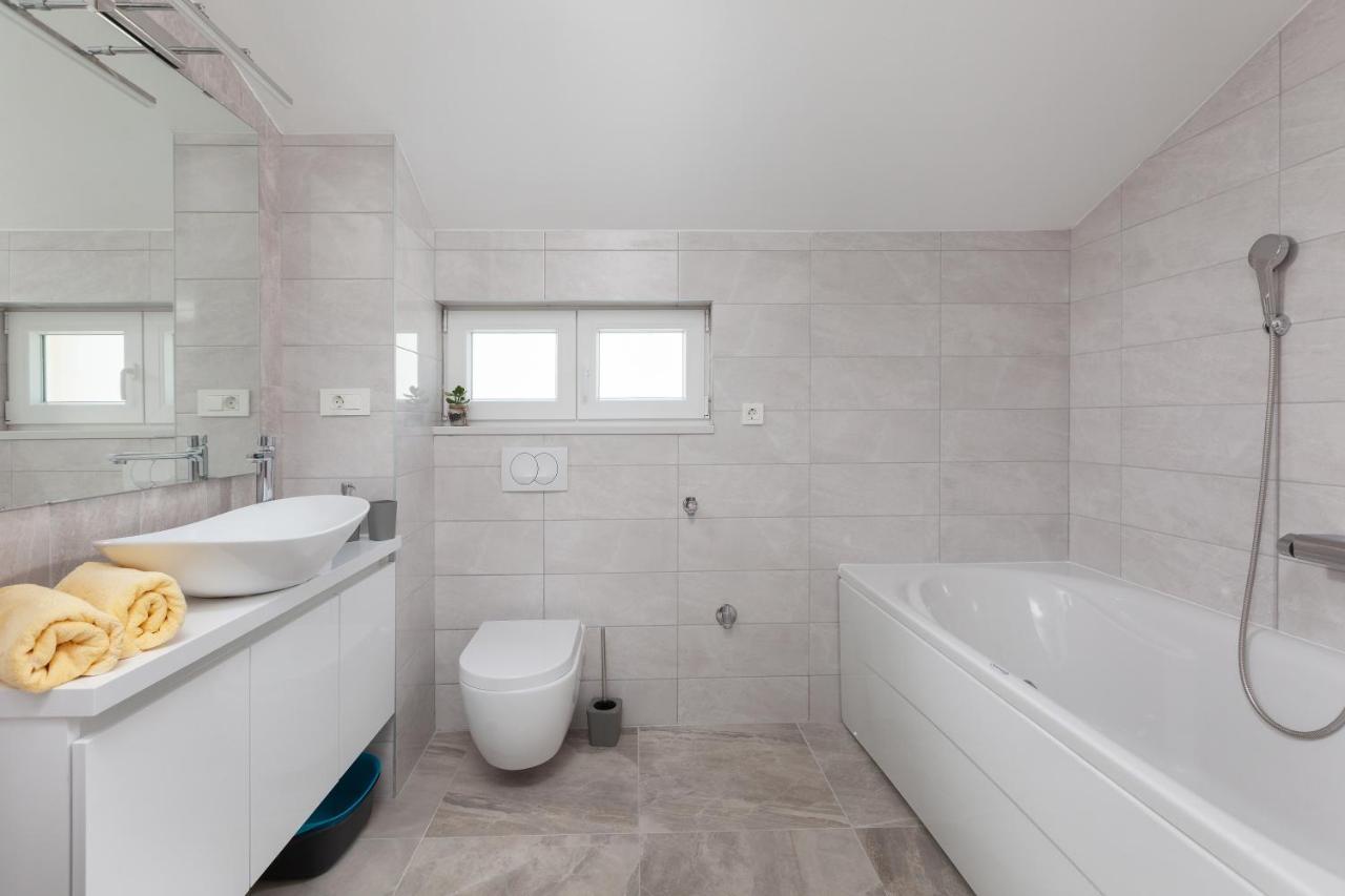 Apartments Galic Подгора Екстер'єр фото